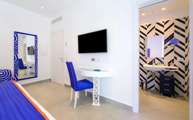 Beachfront Villa Sorrento & private sea access