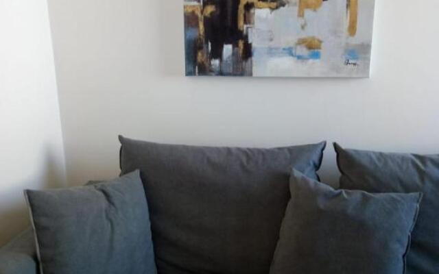 Cozy Apartment With Side View of Acropolis
