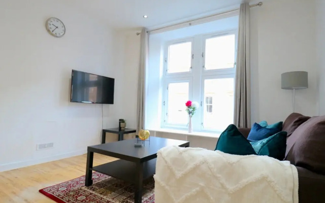 Comfortable Apartment in West End