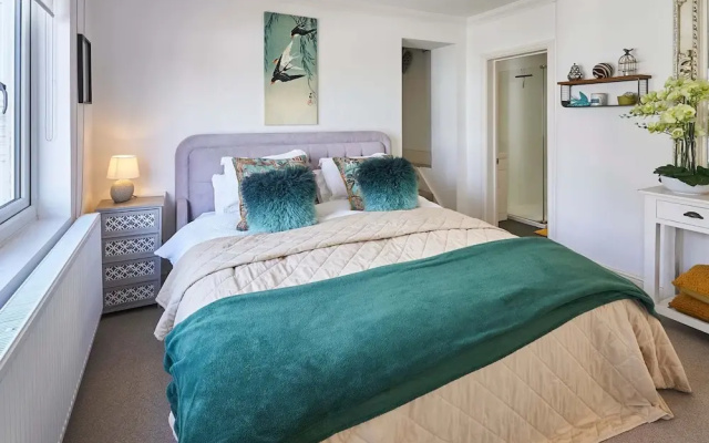 Host Stay Fishers Apartment