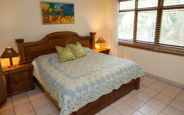 2 Bedroom Apartment Steps From The Beach