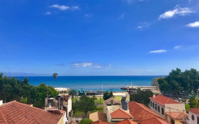 Old Town Apartment Sea View