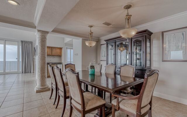 Clnd2101 4 Bedroom Condo