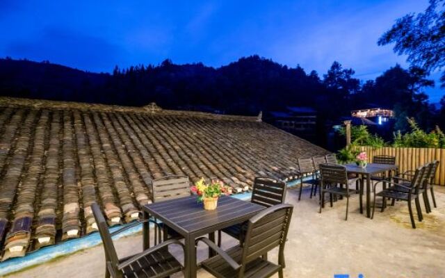 Zhaoxing Dongzhai Muyinshan Residence