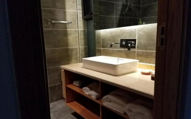 Yiming Shuju rural homestay in Jiaxian County