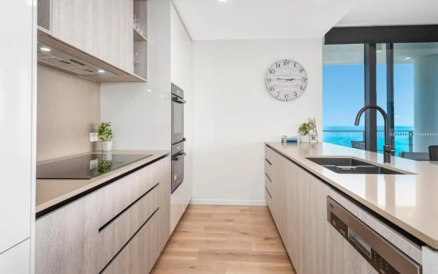 Luxury 3 Bedroom Ocean View Apartment