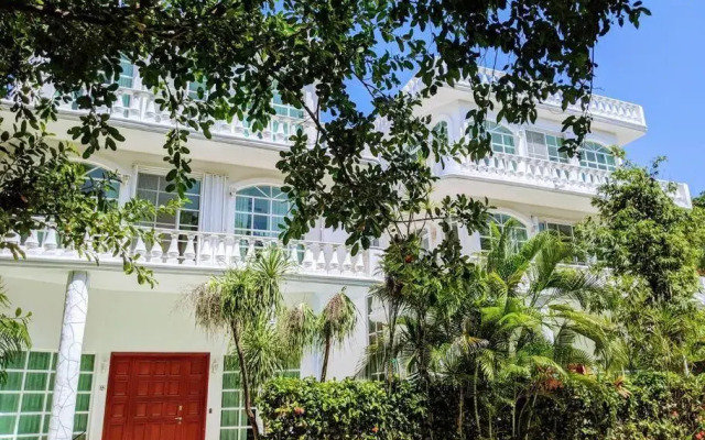 6br 2kitchen walk to Beach 5th, Pool Roof 16limit