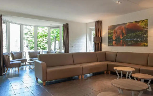 Restyled House with 5 Bathrooms near Vrachelse Heide