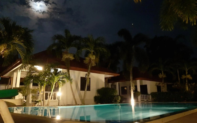 Smile House & Pool