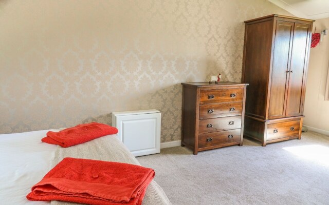 Quakerfield Lodge