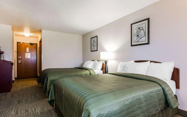 Quality Inn & Suites Stoughton - Madison South