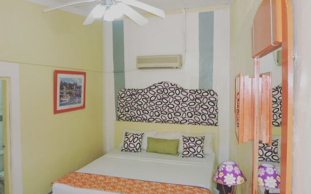Hotel Ivania's
