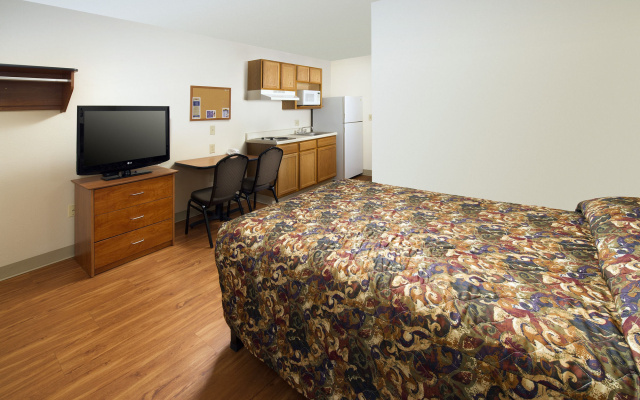 Extended Stay America Select Suites - Wichita - North