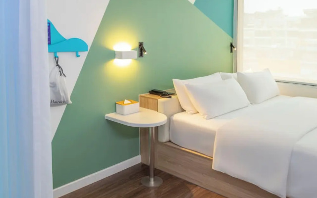 Tru by Hilton Hau Giang City Centre