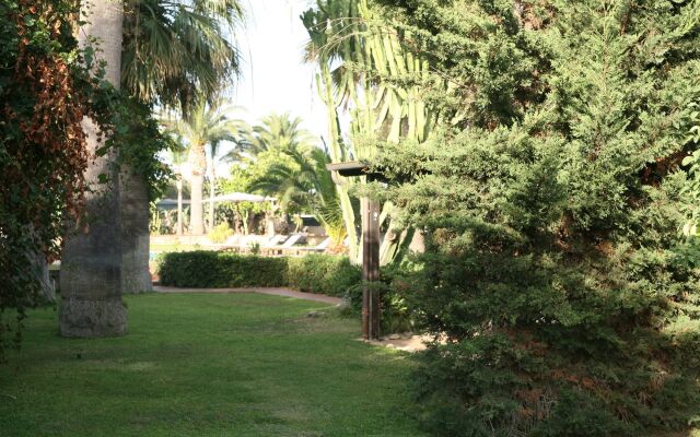 Villa Carlotta Resort
