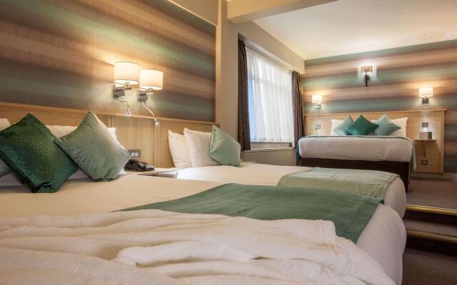 Cresta Court Hotel