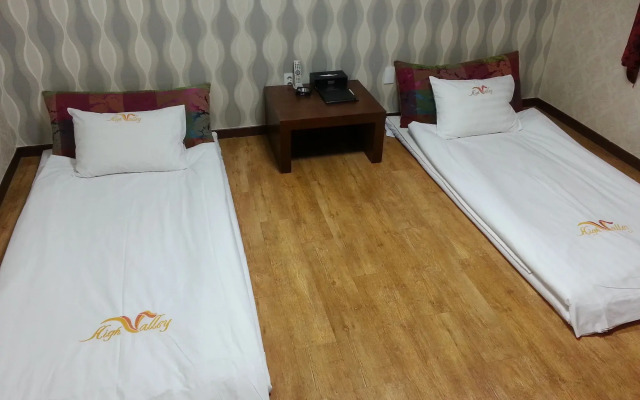 High Valley Hotel