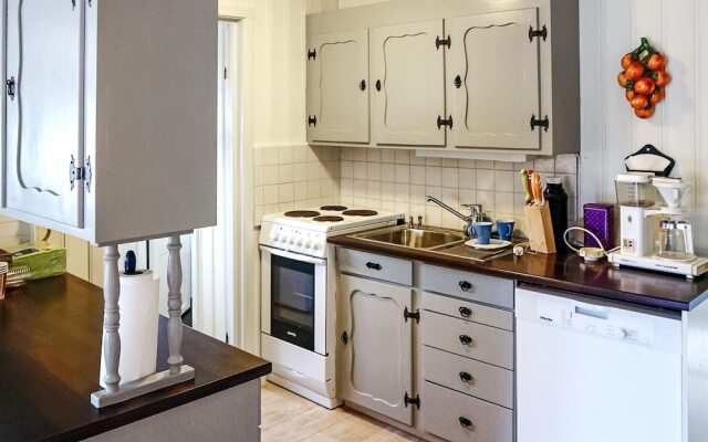10 Person Holiday Home in Vikersund
