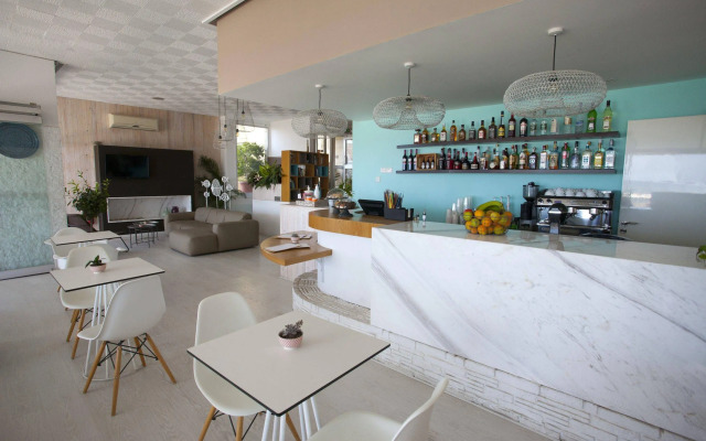 Costantiana Beach Hotel Apartments