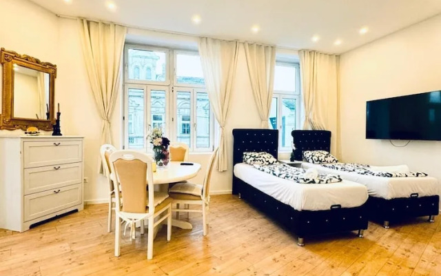 Spacious 3BR Near Kaufpark Alterlaa