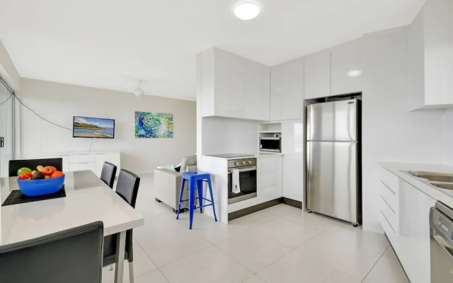 2 BDRM Beach Apartment BILGOLA4