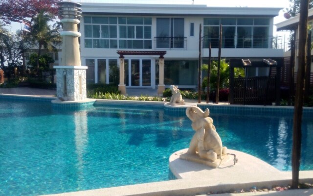 Beach Family Penthouse