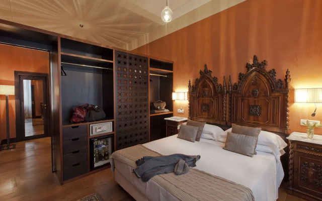 Hotel Saturnia & International