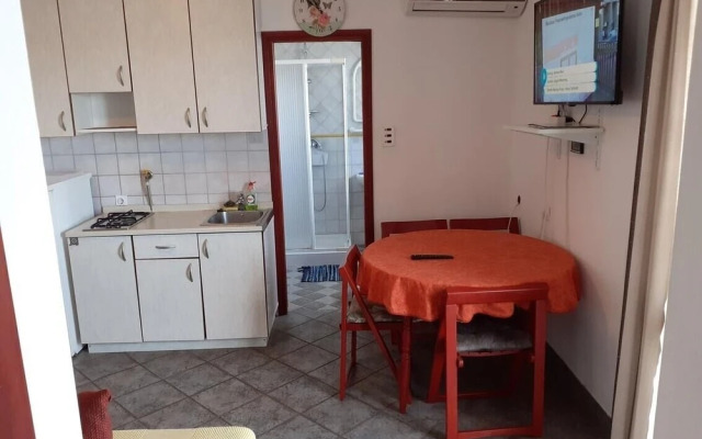 Ana- Next to the sea - A1