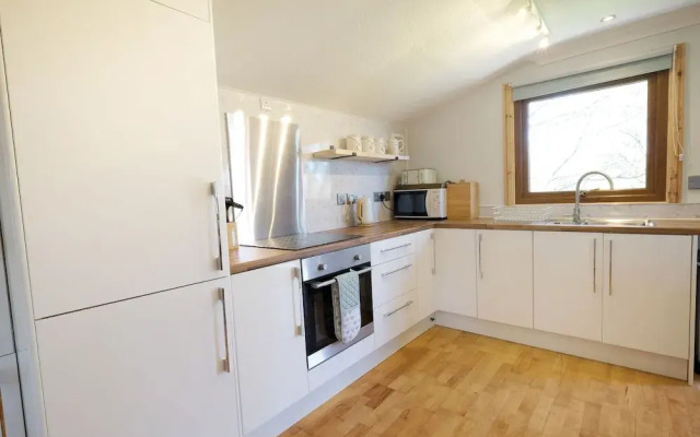 Merlins Cabin - 2 Bed - Blaen Cedi Farm