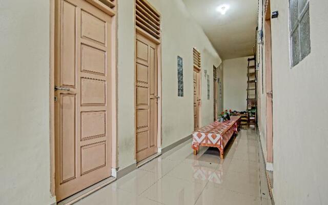 Oyo Life 91268 Homestay Bu Erma Syariah