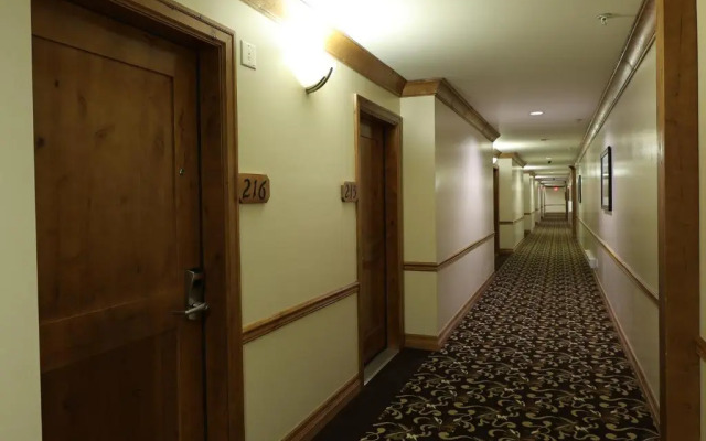 Days Inn by Wyndham Surrey Hotel