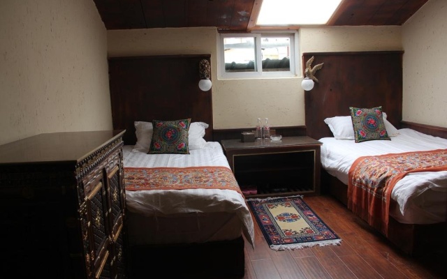 Sandal wood Hostel Inn – Guest Rooms – Shangri-La
