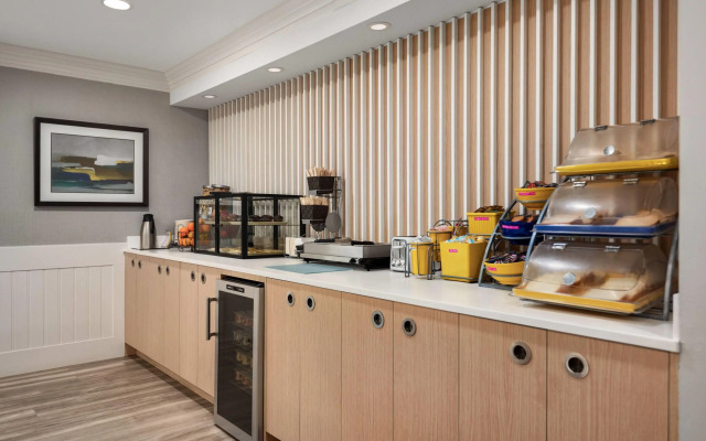 Days Inn by Wyndham Kelowna