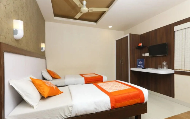 Hotel Emerald Manor by OYO Rooms