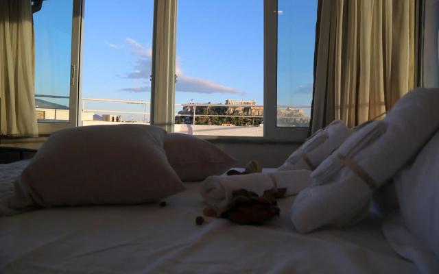 Flat in Monastiraki with stunning view of Acropolis