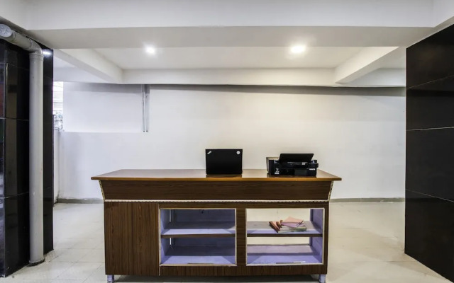 OYO 27720 V Hotel Gachibowli