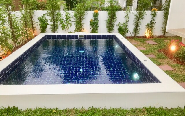 2 Bedroom Luxury House Near Beach