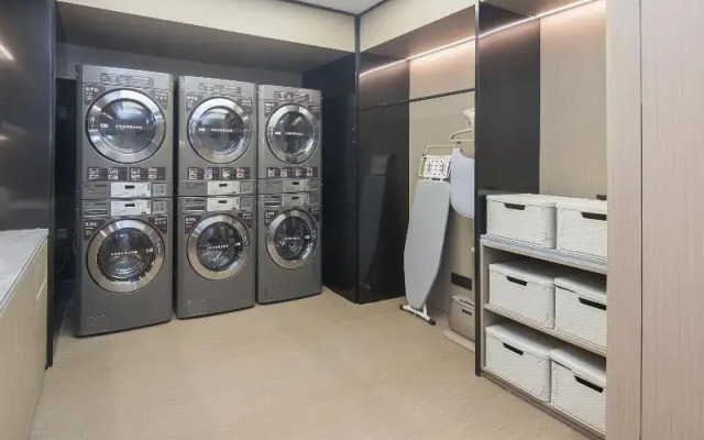 Ji Hotel (North Plaza, Ningbo Railway Station)