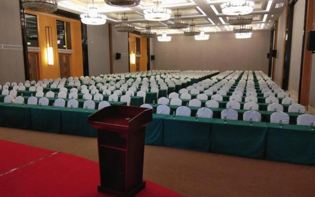 Hewitt Grand Hotel