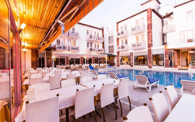 Hanedan Beach Hotel