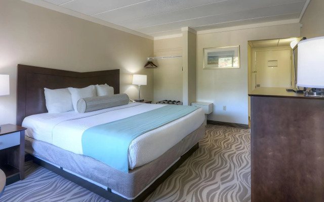 The Breakers Hotel & Suites