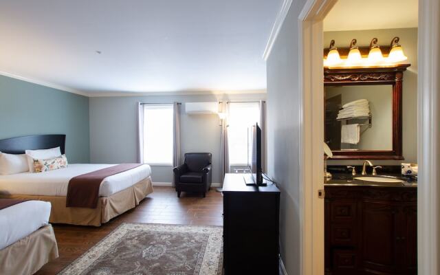 The Dahlonega Square Hotel & Villlas