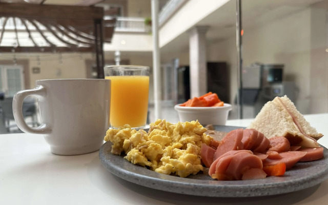 BEST WESTERN Plus Monterrey Colon