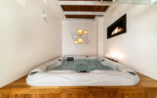 Old Court Luxury Suite Spa