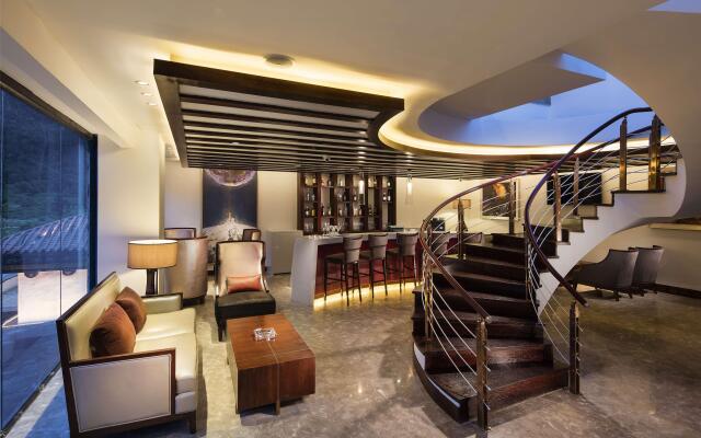 Hilton Linzhi Resort