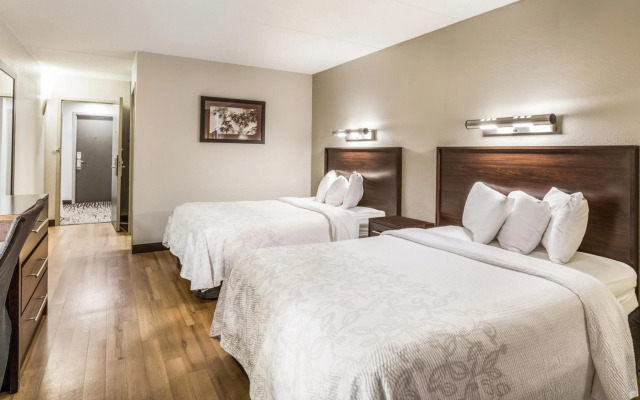 Red Roof Inn PLUS+ Boston - Woburn/ Burlington