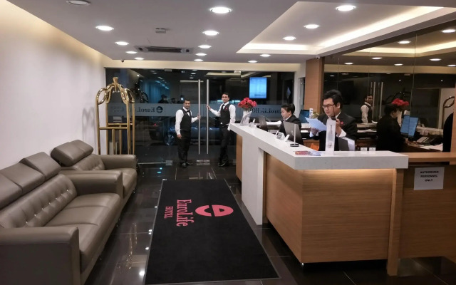 Alaxis Hotel