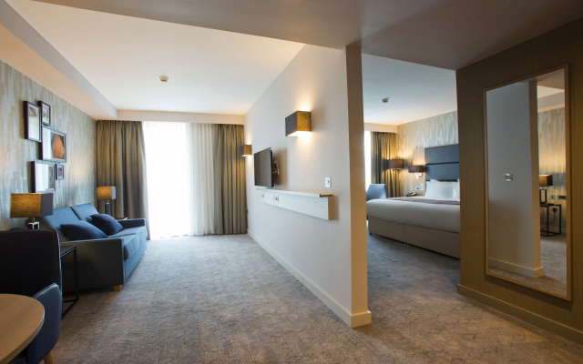 Holiday Inn Manchester - City Centre by IHG - Image 4