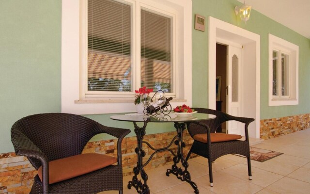 Stunning Home in Ika With Wifi and 2 Bedrooms