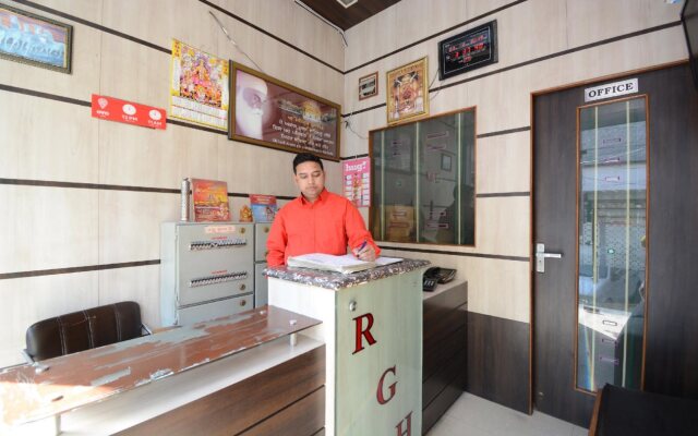 Hotel Royals By OYO Rooms